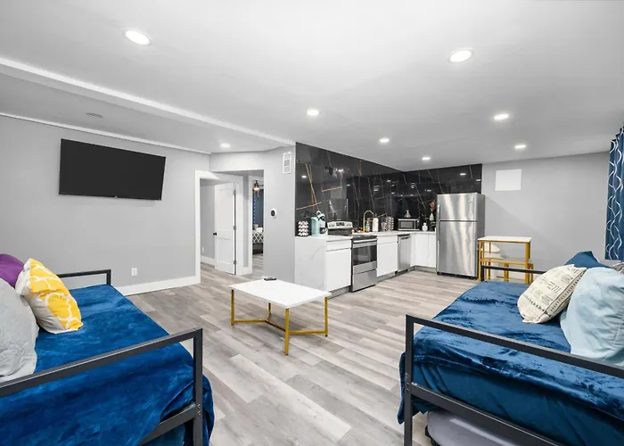 Classy And Chic 2Br Home Near Galleria