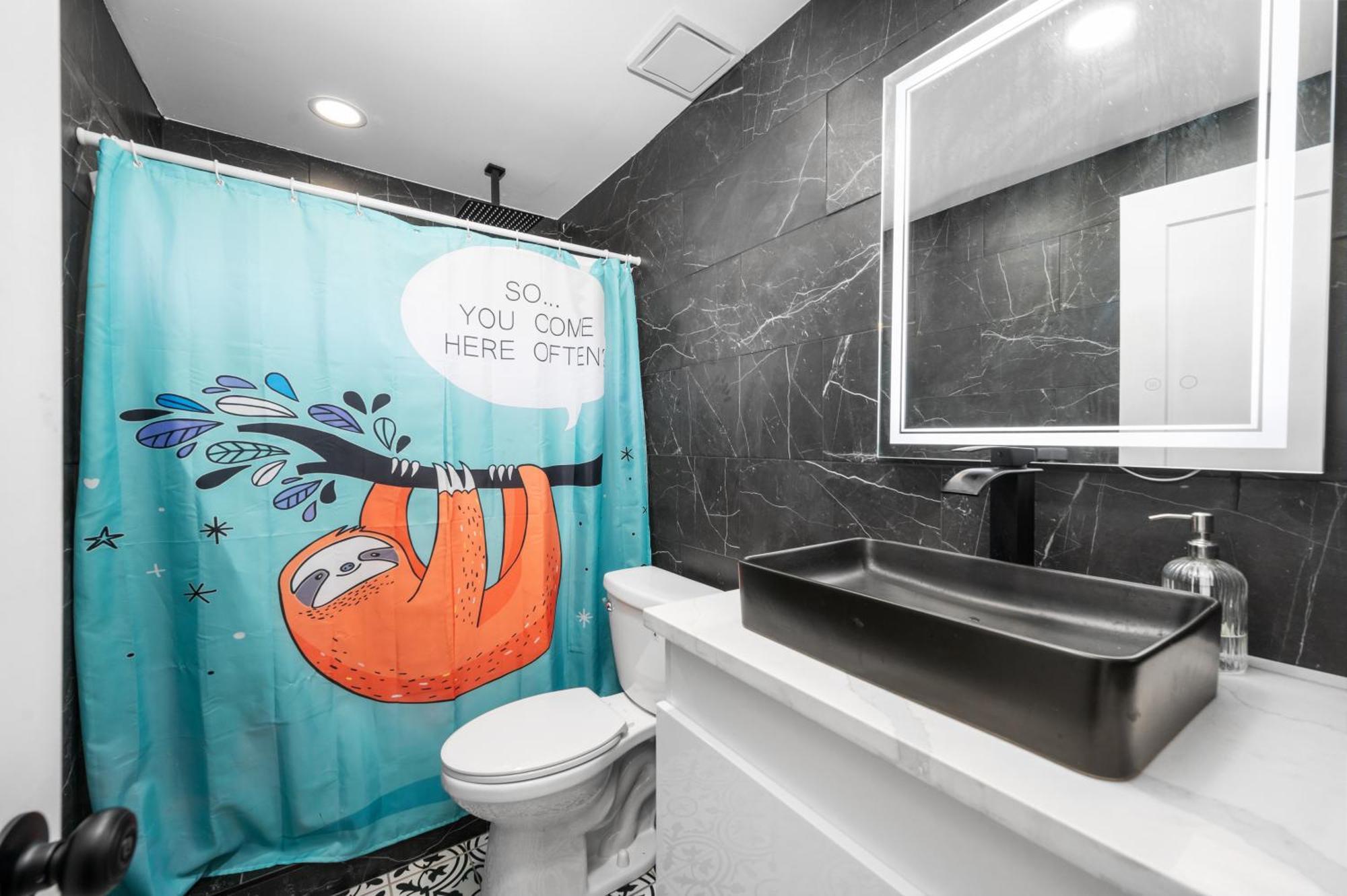 Classy And Chic 2br Near Galleria Appartement